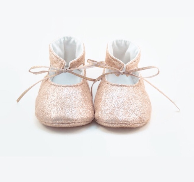 soft soled mary jane pattern. Britt Stitch. DIY baby shoes. Christening shoes DIY.